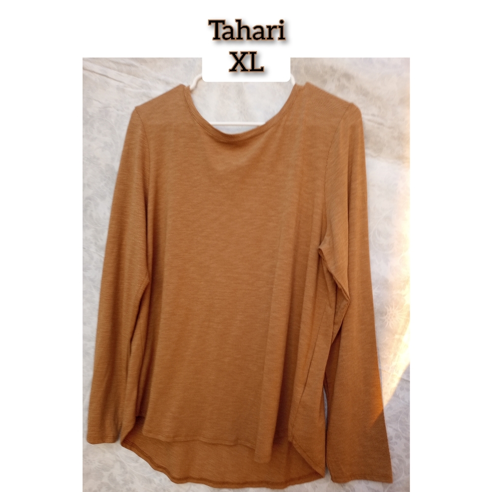 Tahari woman's long sleeve top